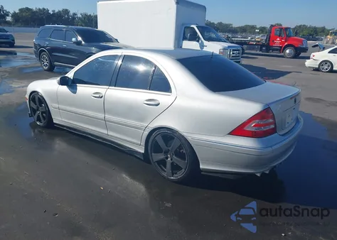 2005 Mercedes-Benz C 320 Luxury/Sport из США, поврежденный, VIN WDBRF64J05F569865